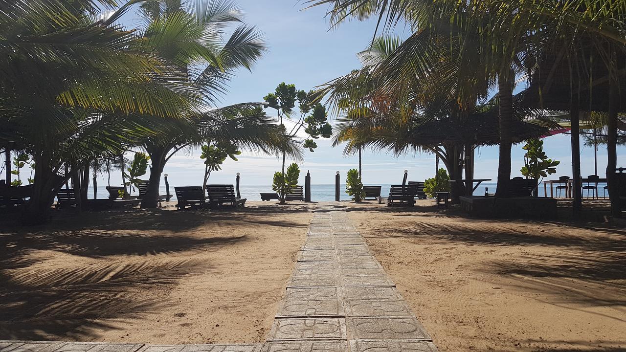 Sandy Beach Hotel Arugam Bay Exterior photo
