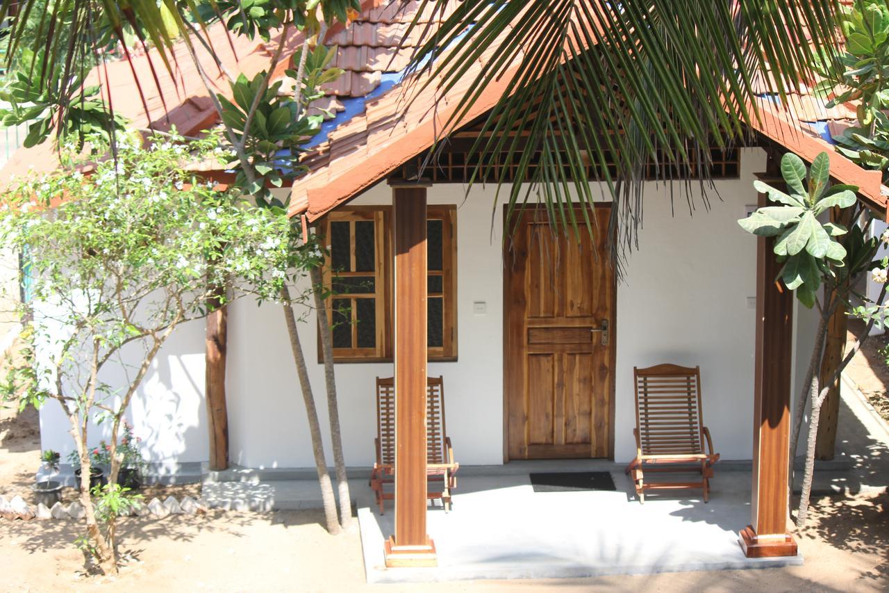 Sandy Beach Hotel Arugam Bay Exterior photo