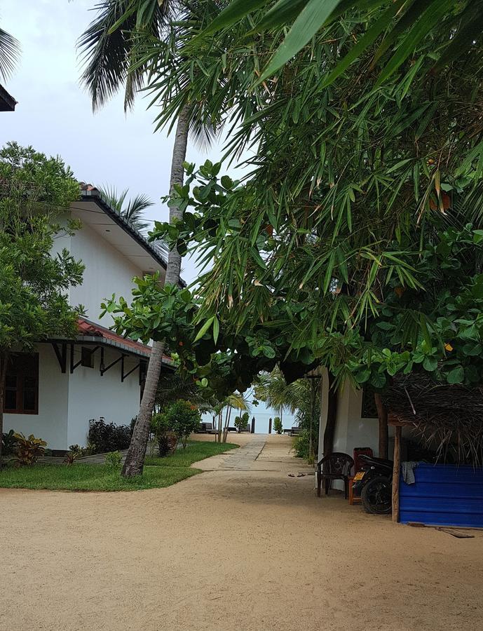 Sandy Beach Hotel Arugam Bay Exterior photo