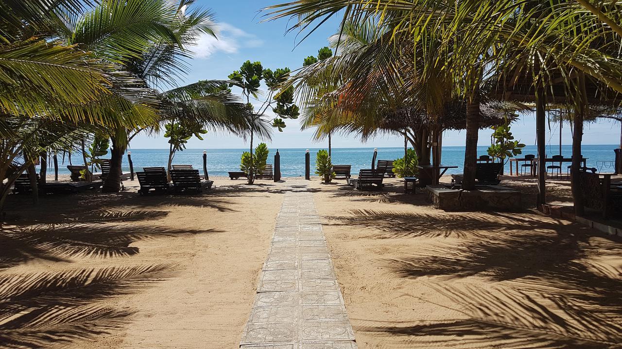 Sandy Beach Hotel Arugam Bay Exterior photo